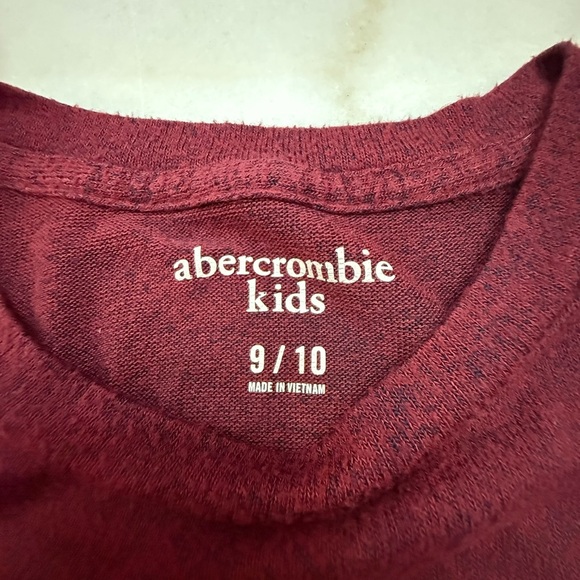 Abercrombie Kids Burgundy Long Sleeve Tee Size 9/10 - Picture 4 of 4